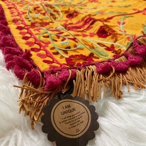 NWT Boho Embroidered Shawl Throw Wrap Multipurpose